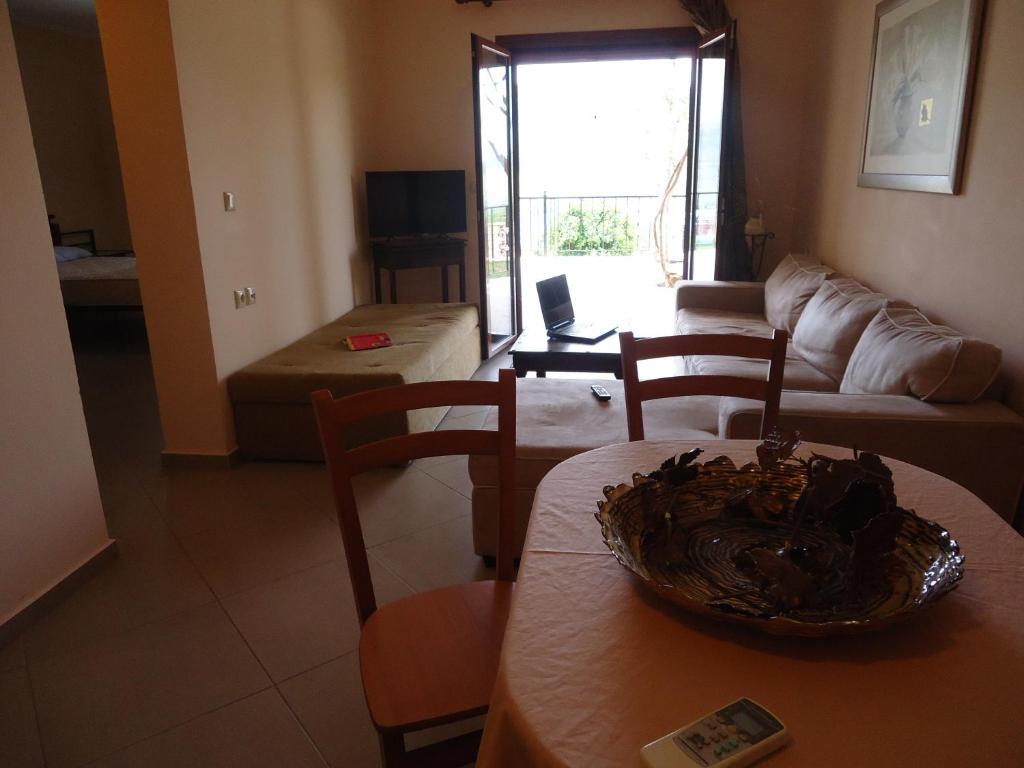 Almini Apartments Plataria Zimmer foto